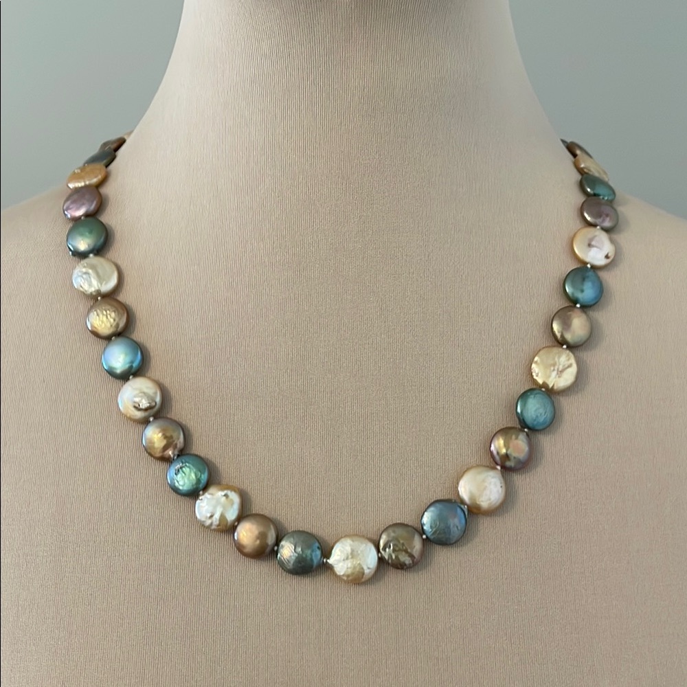 Elegant Multicolor Pearl Necklace